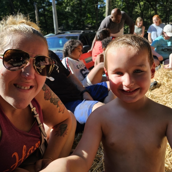 Meet your Posher, Aprile - Picture 3 of 3